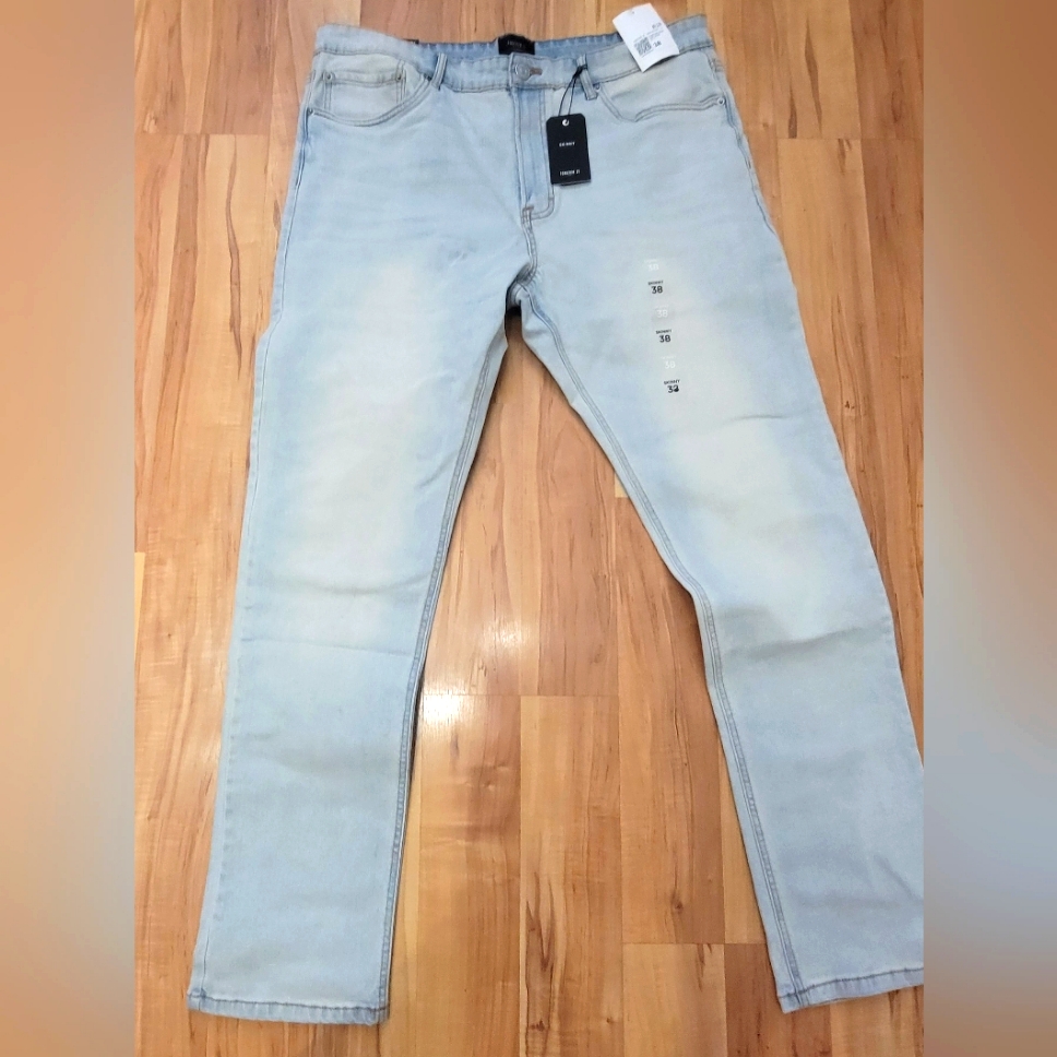Brand New Light Denim Stretch Skinny Jeans Retails 50